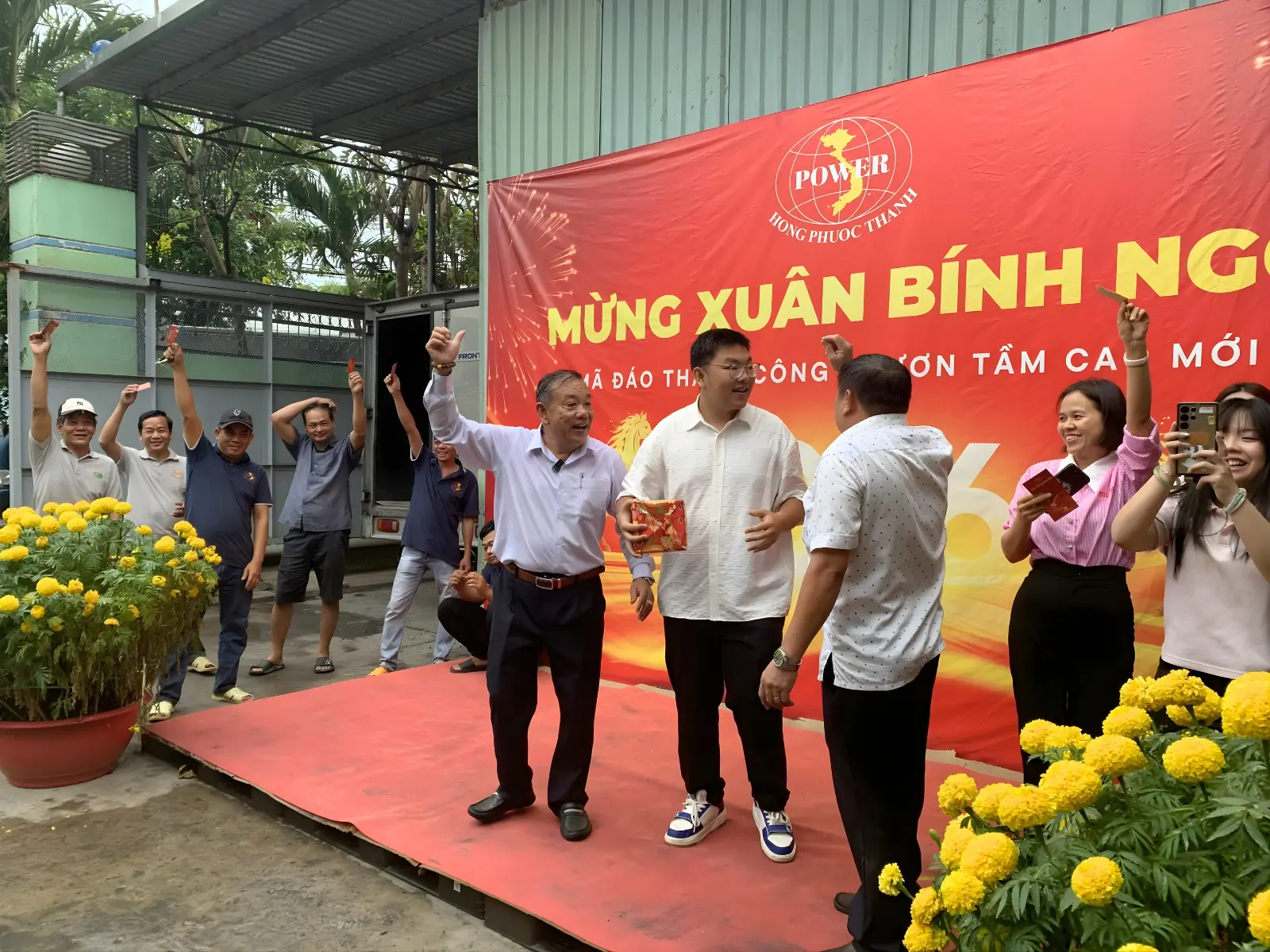 Hoạt động công ty