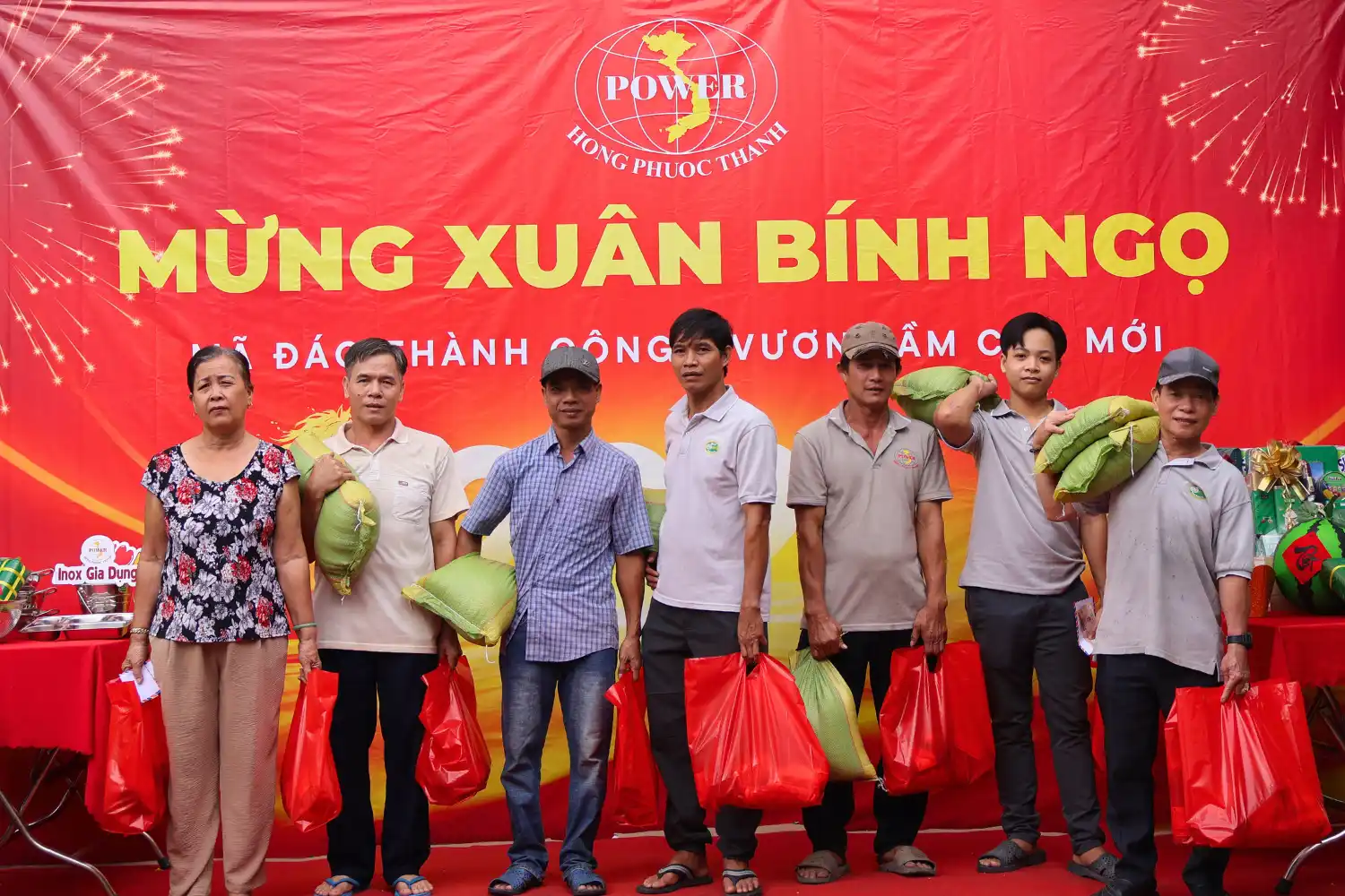 công ty inox hồng phước thành trao quà tết